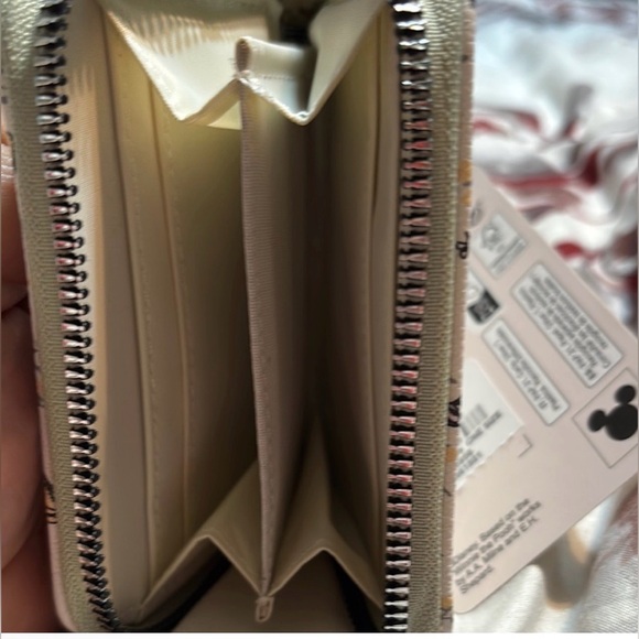 Disney Winnie the Pooh Zip Around Wallet NWT - Picture 6 of 7